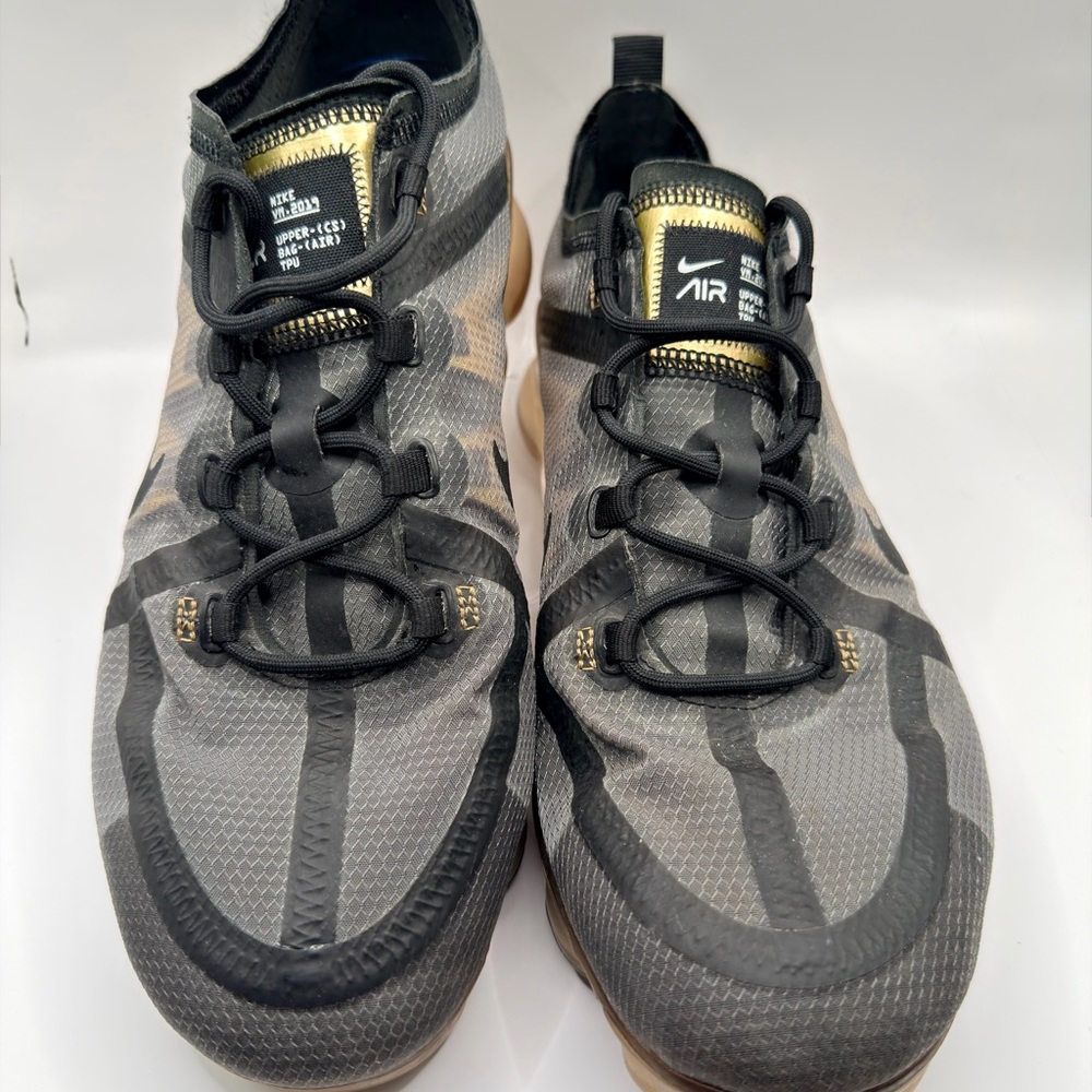 Nike 2019 Vapormax Black and Gold - Picture 2 of 5